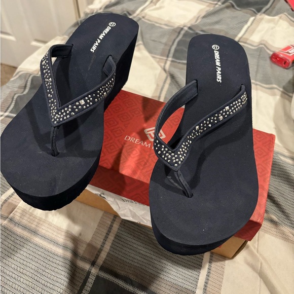 These are brand new I’m selling because they fit a little snug on my feet! - Picture 4 of 4